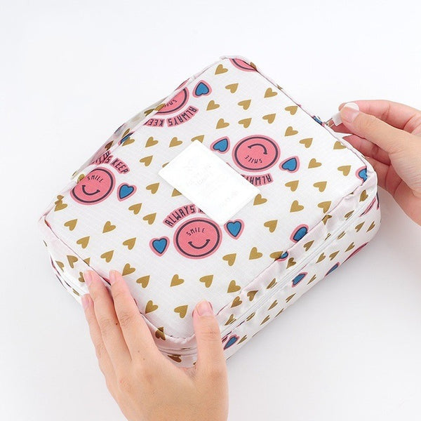 fashion Travel Nylon beauty makeup bags water-proof cosmetics bags bathroom organizer of Women portable bath hook washing up bag