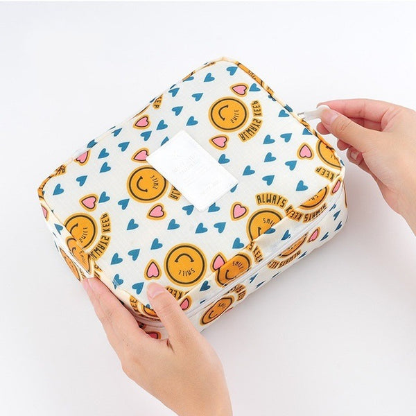 fashion Travel Nylon beauty makeup bags water-proof cosmetics bags bathroom organizer of Women portable bath hook washing up bag